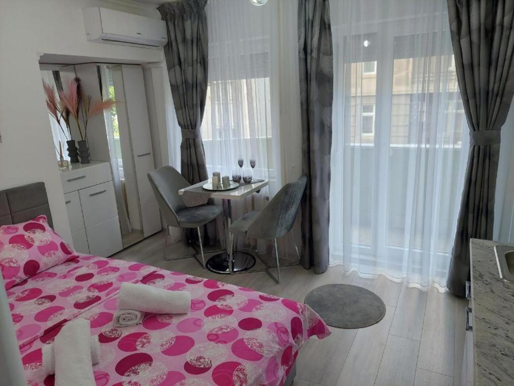City Lux Square Apartment Skopje Eksteriør bilde